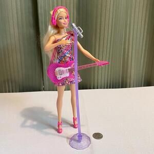 Barbie Big City Big Dreams Malibu Doll Playset